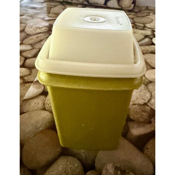 Tupperware Pickle Keeper - Picture 8 of 9